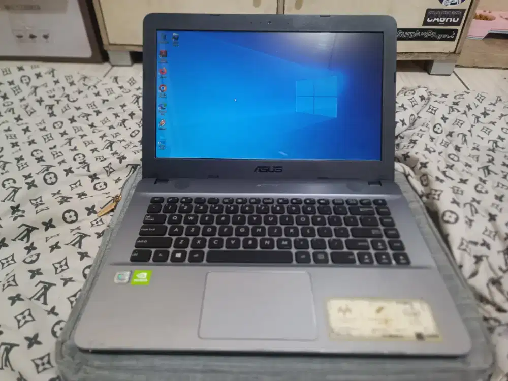 ASUS X441U 4/128gb