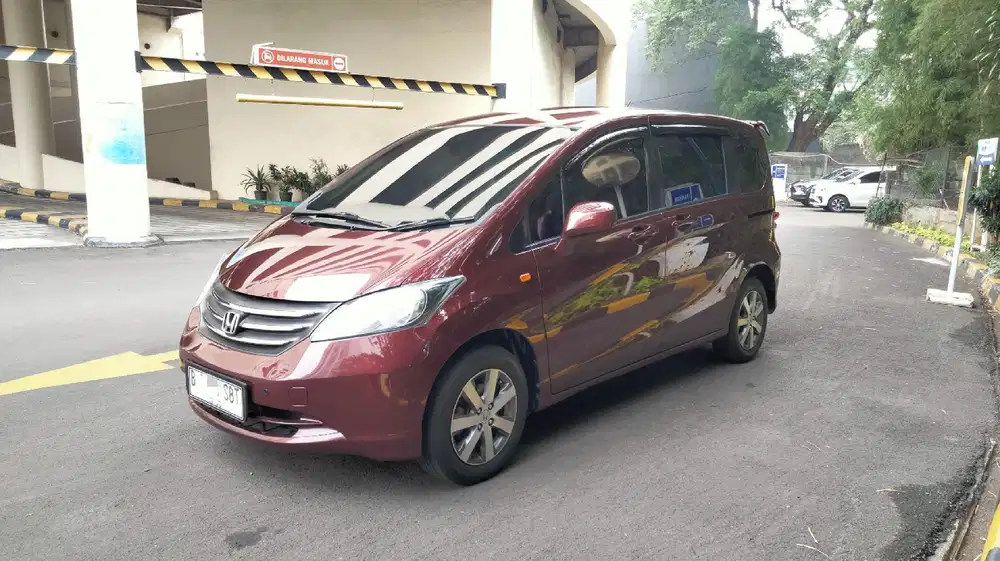 Honda Freed PSD 1.5 Matic 2009