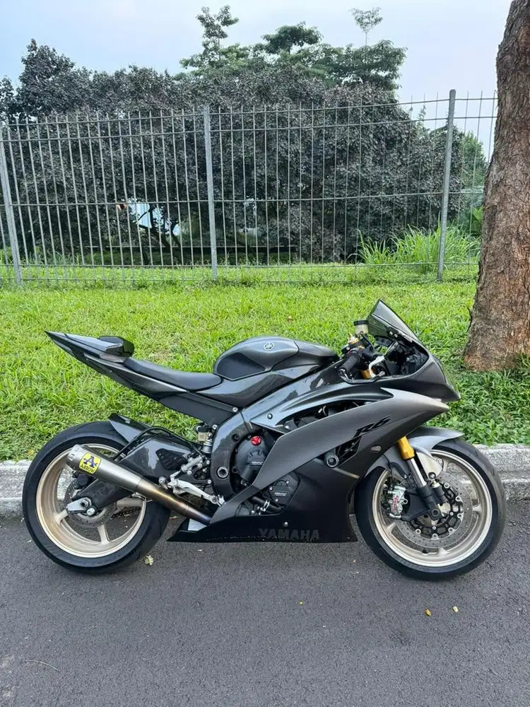 Yamaha R6 Grey Matte LOW KM (rare)