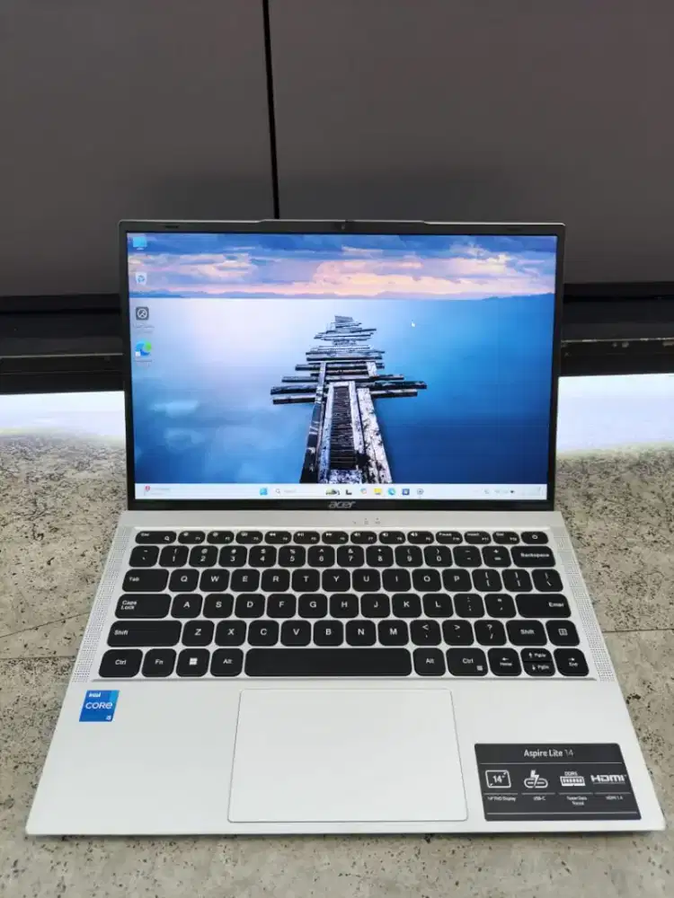 Acer lite 14 core i5 full set