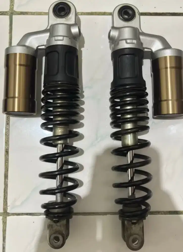 shock ORI nmax gak pernah di pakai dari pertama beli