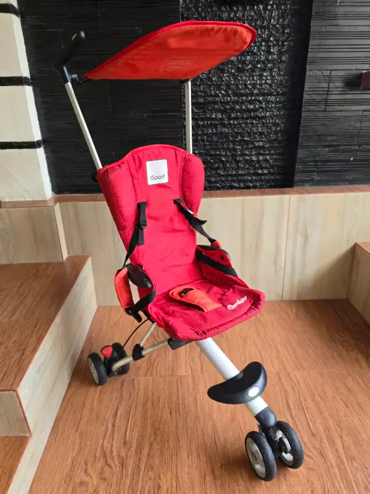 Stroller isport warna merah
