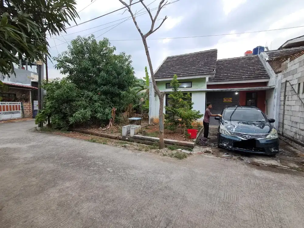 Rumah 1 lantai, Hoek tanah luas 178 m