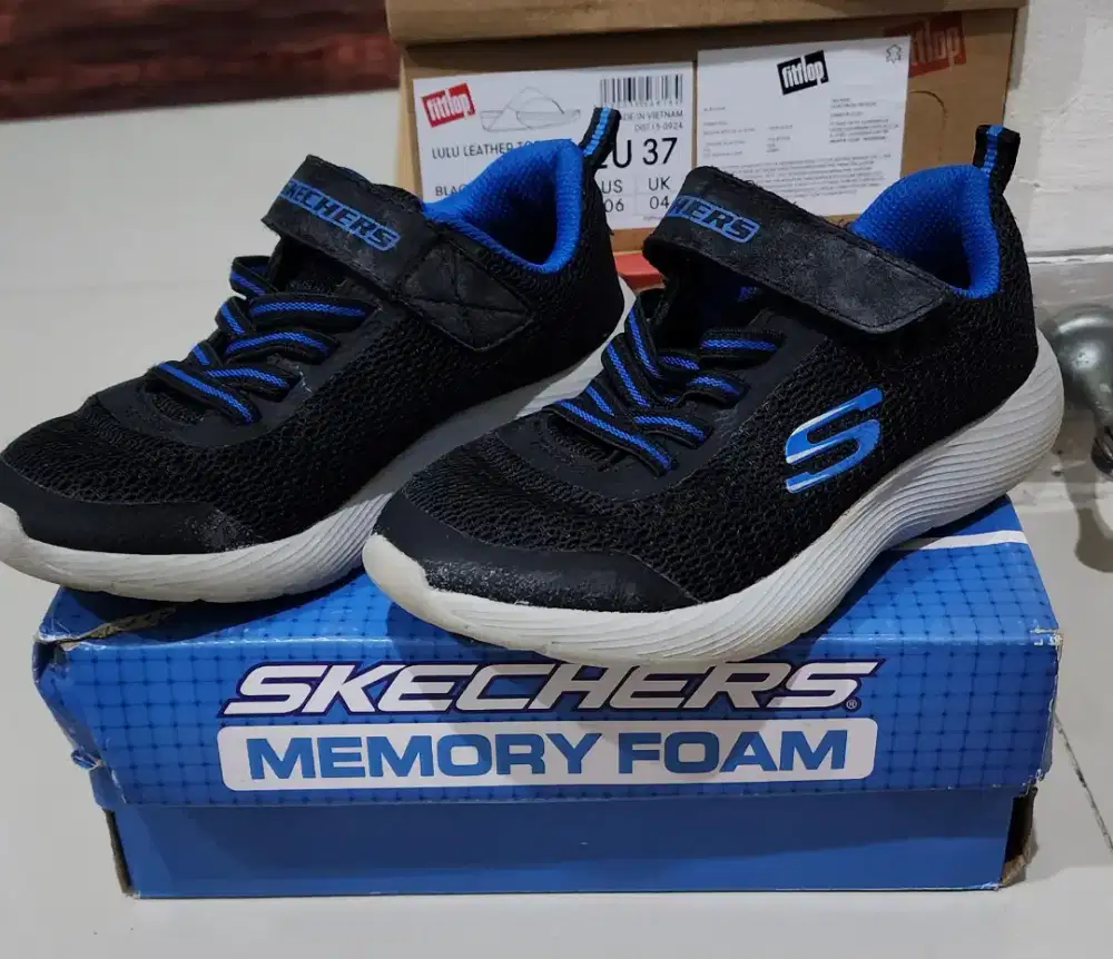 Skecher Dyna Lite Ori With Memory Foam