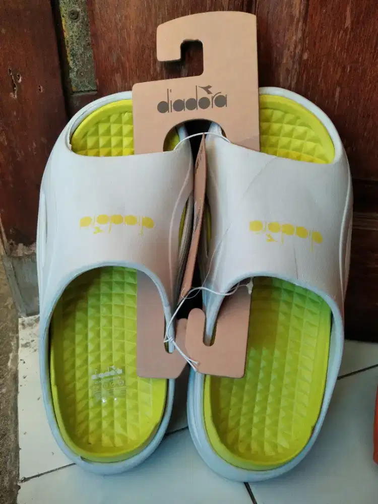Sandal selop diadora size 39 dan 41 ori