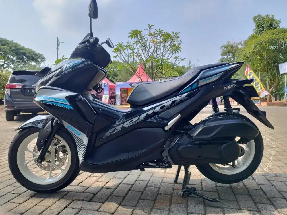 Yamaha Aerox Connected Hitam 2021