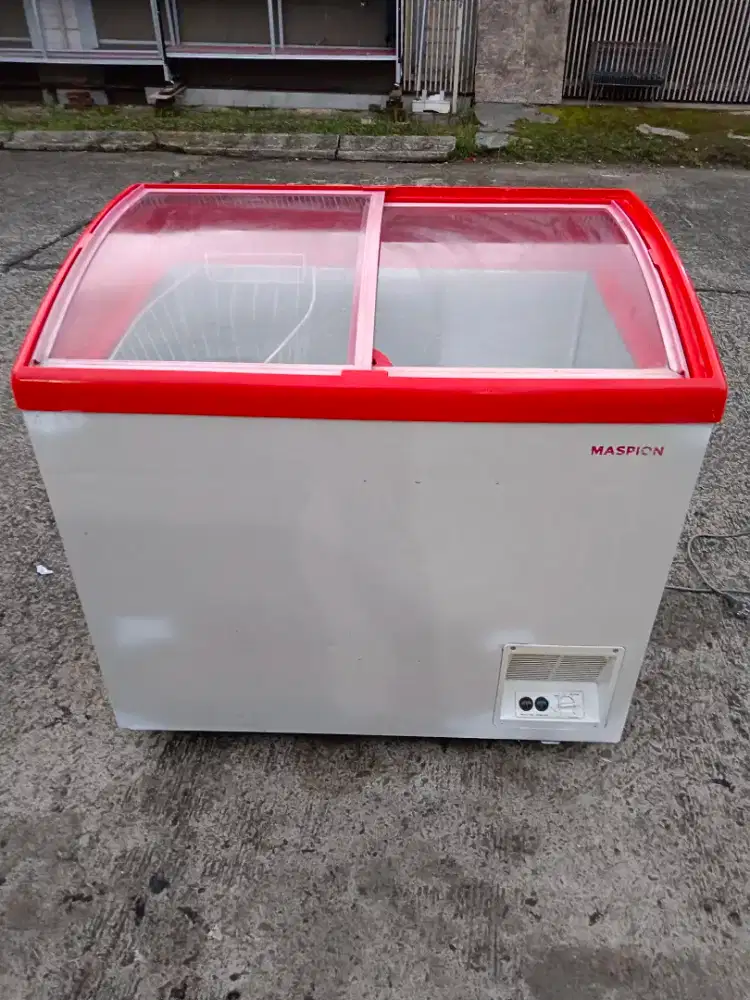 Frezer maspion kaca 200 liter
