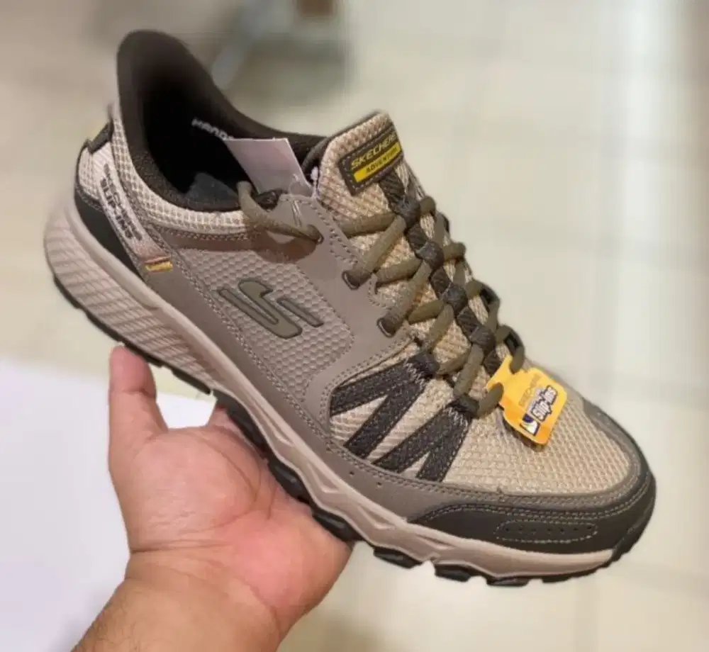 Sepatu trail Skechers size 40 original