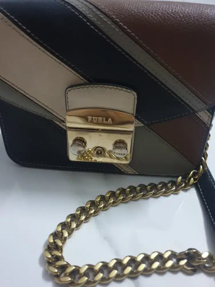 TAS WANITA FURLA METROPOLIS 3 WARNA ( HITAM/COKELAT/PUTIH)100% ASLI
