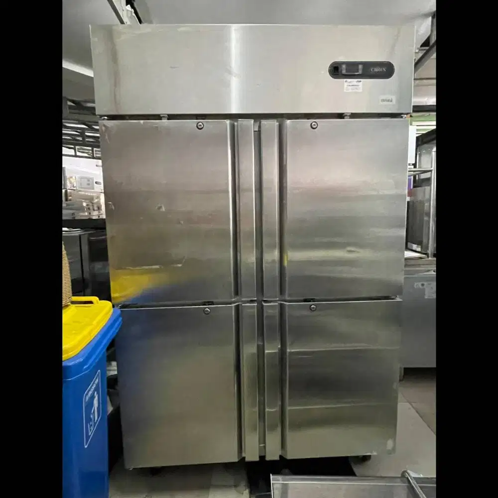 Upright Freezer Stainless 4 Pintu Crown D1000