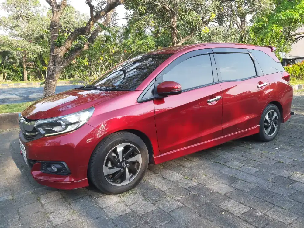 Mobilio merah cantik 1.5 E MT 2019