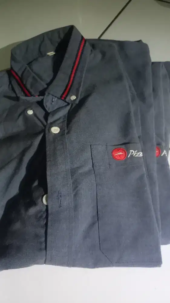 Baju eks PIZZA HUT  98% L