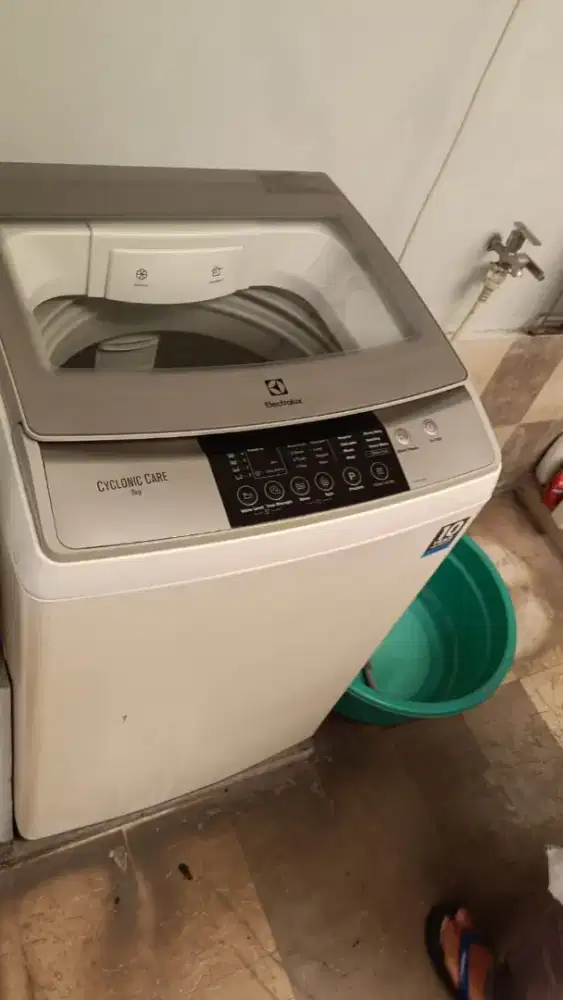 Mesin cuci merk electrolux