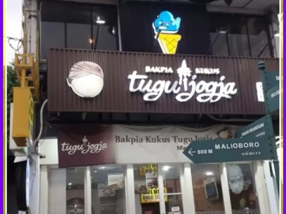 Toko di Tugu Jogja Heritage Malioboro