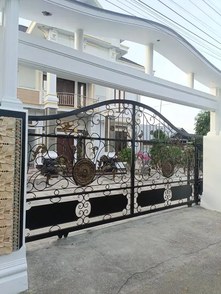 Pintu gerbang motip kelasik