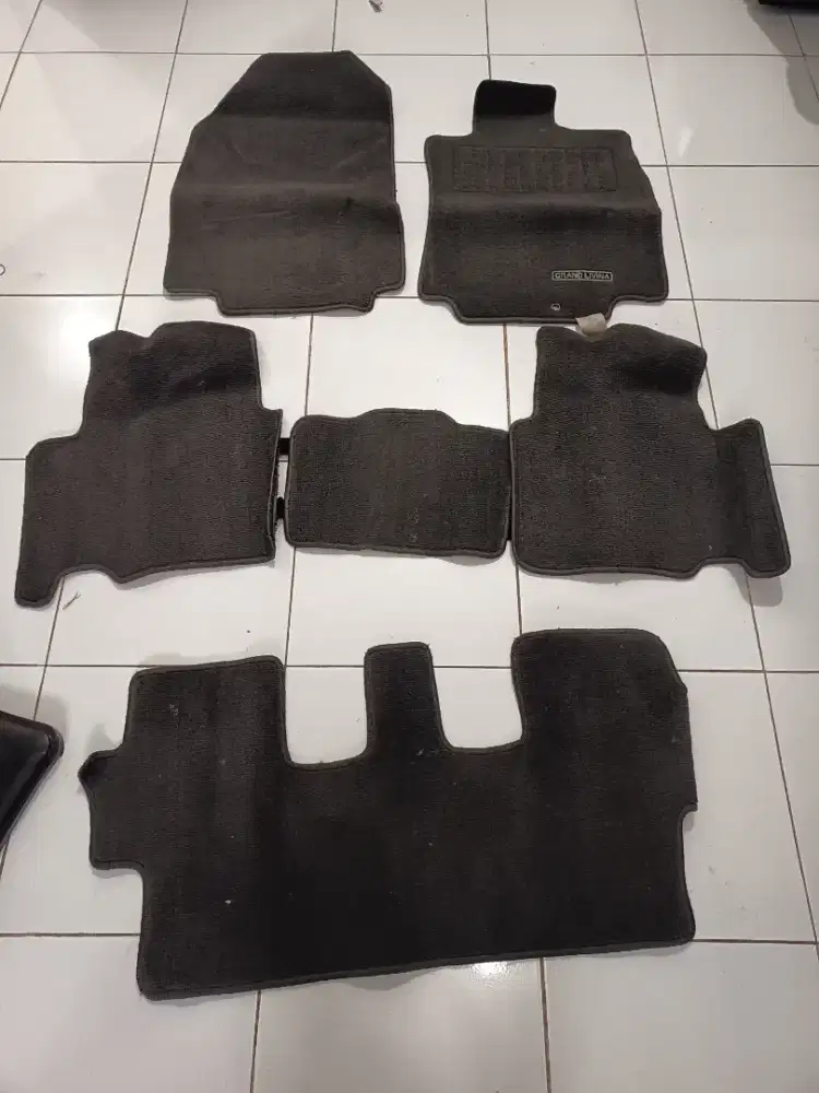 Karpet mobil Livina Xgear 3 baris 2013 up
