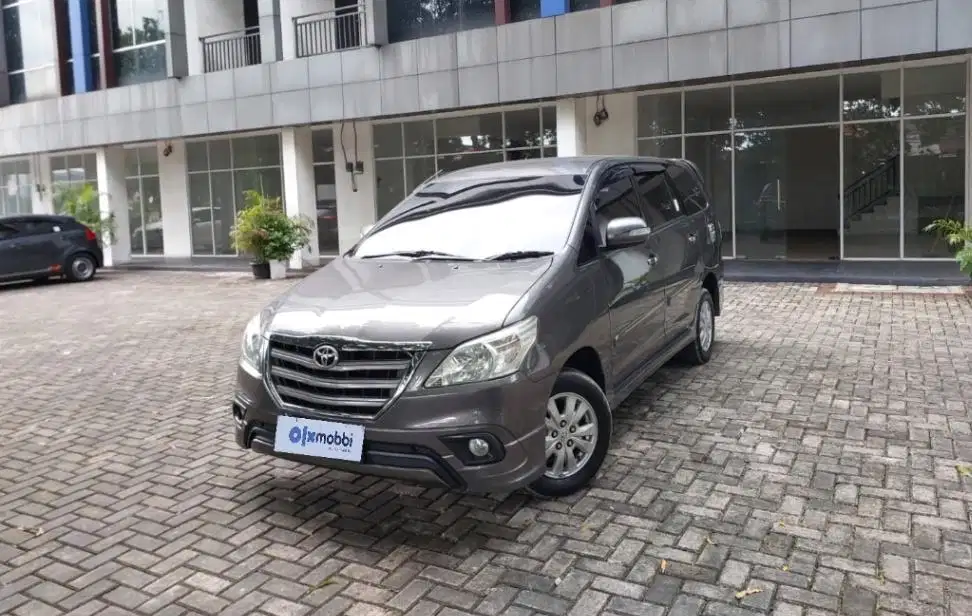 TDP 8,JT Toyota Kijang Innova 2.0 G Captain Seat Bensin-AT Abu 2014