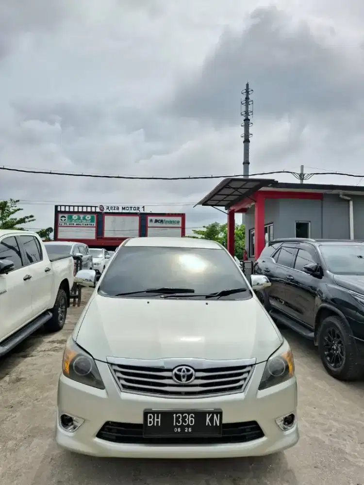 Innova 2012 G diesel matic. Km 139rb