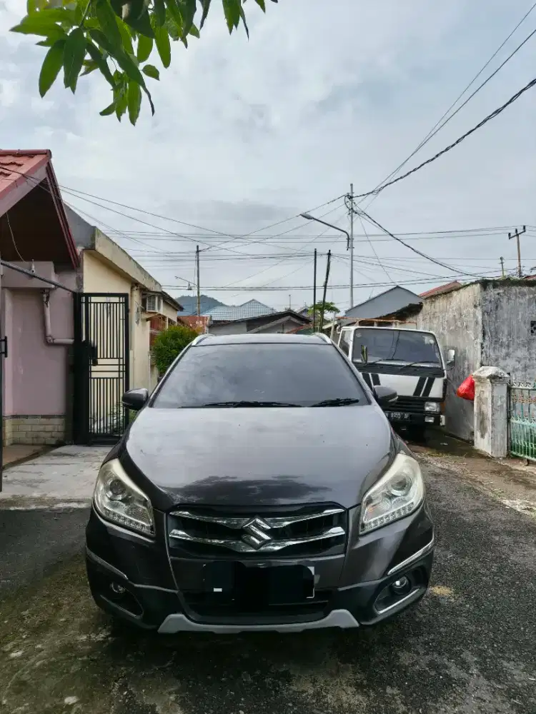 Dijual Mobil Suzuki SX4 S-CROSS
