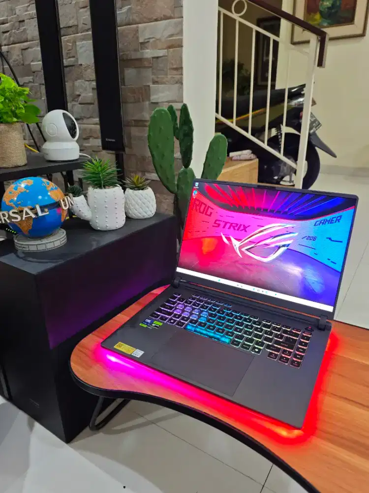 Laptop Asus ROG G615LR RTX5070TI 8GB x tuf victus msi nitro