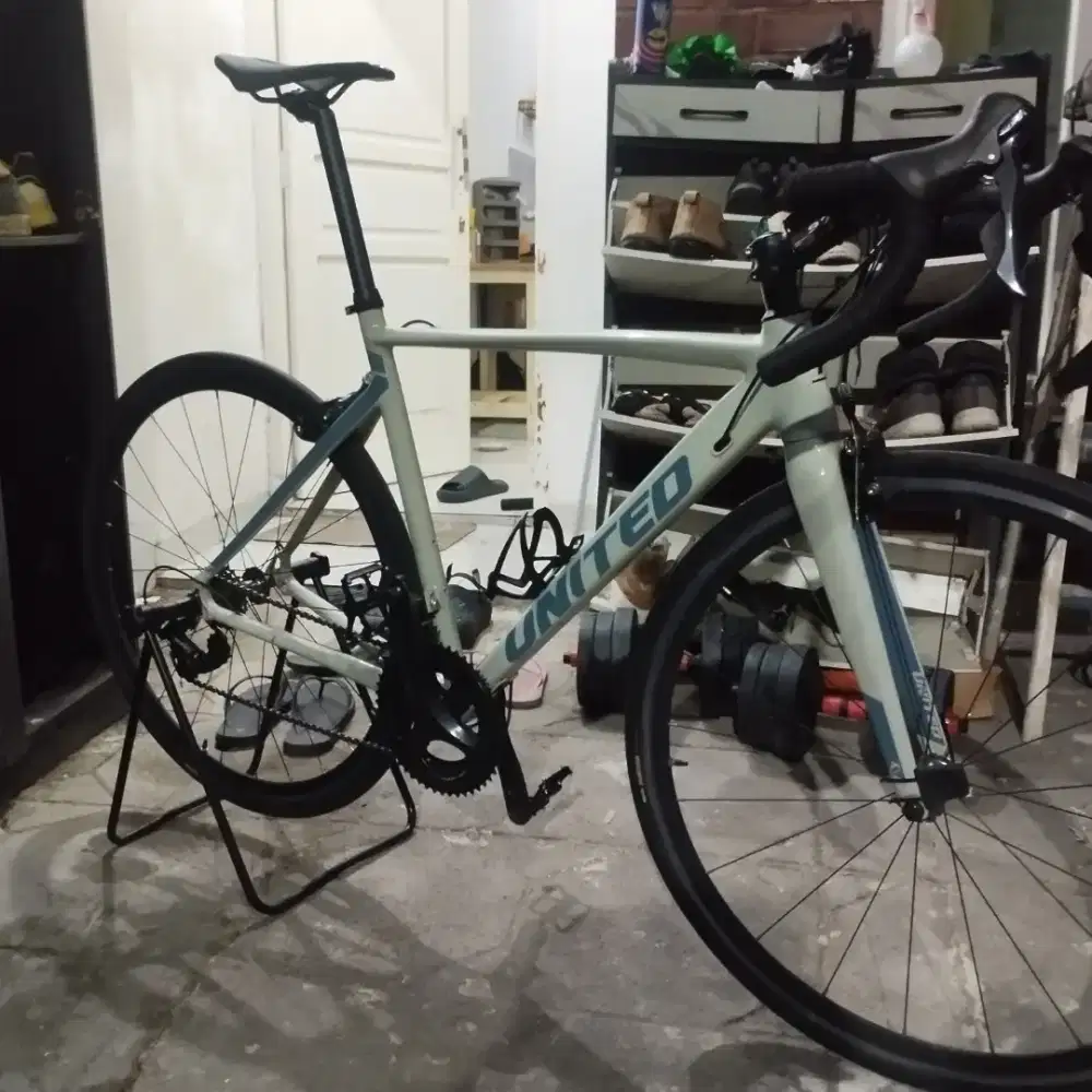 sepeda roadbike united Vitessa 1.0 road bike