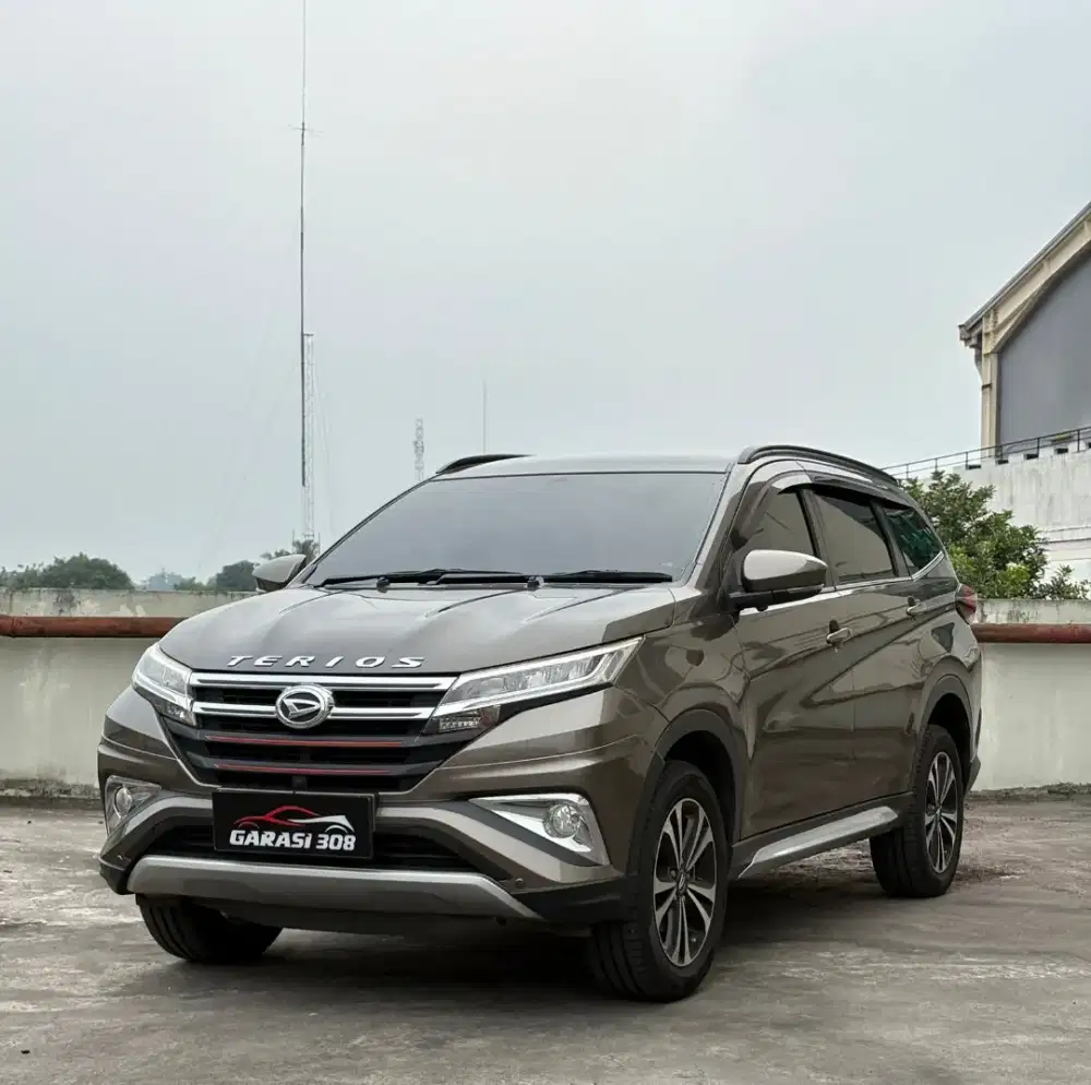 Daihatsu Terios R Deluxe AT Tahun 2018 Warna Coklat Metalik KM 50rb