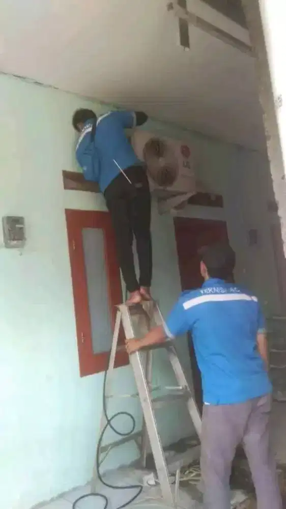 Layanan jasa bongkar pasang ac,servis ac netes,ac error,kulkas