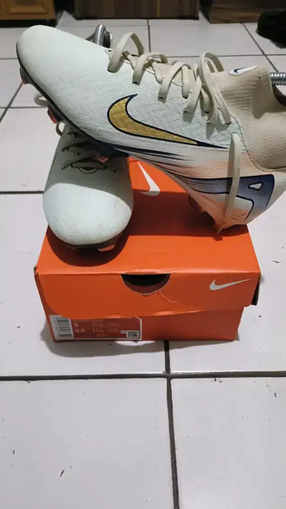 sepatu bola nike zm superfly 10 academy