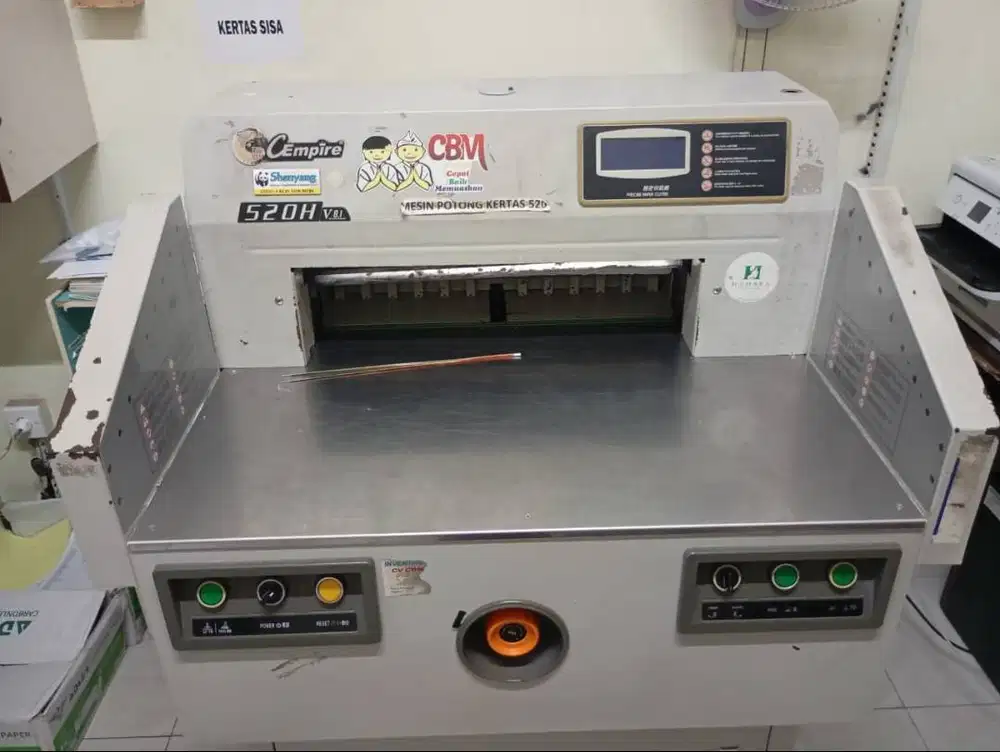 Jual Mesin Potong Kertas 520 Elektrik masih berfungsi terawat bagus