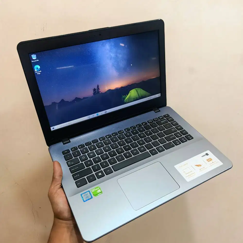 Asus vivobook A442UR core i5 8250u ram 8gb ssd 256GB Nvidia 930mx