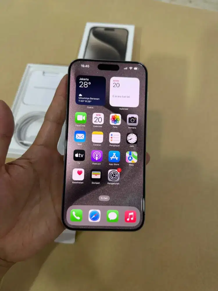 Iphone 15 Pro Max 256GB iBox Fullset Mulus Bekas Pemakaian Istimewa