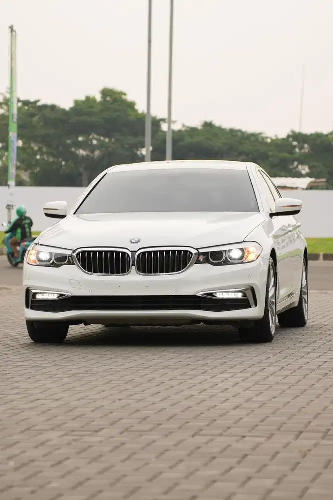 [ Fullspec! ] BMW 530i Luxury G30 2017 mercy w213