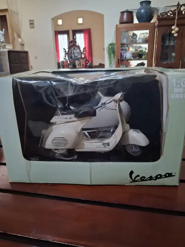 JUAL MUUUURRAAAAHHH. DIECAST VESPA