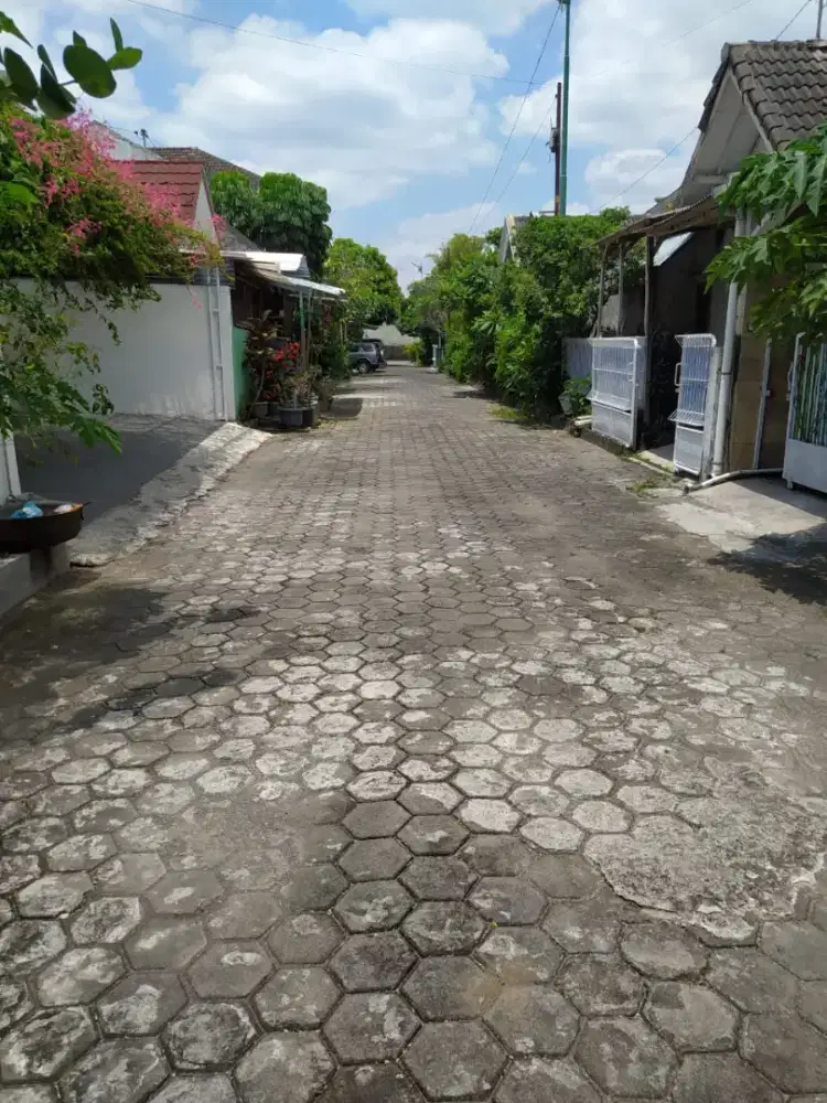Rumah 1.5 lantai Area Rejowinangun