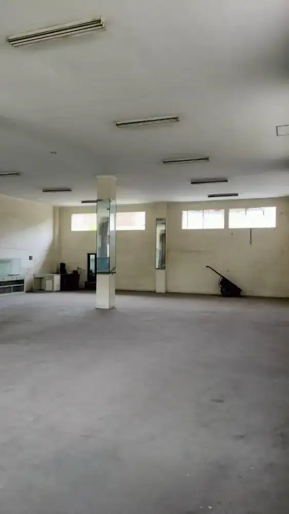 Jual Rumah + Tempat Usaha Semi Furnish Di Teluk Buyung Bekasi.