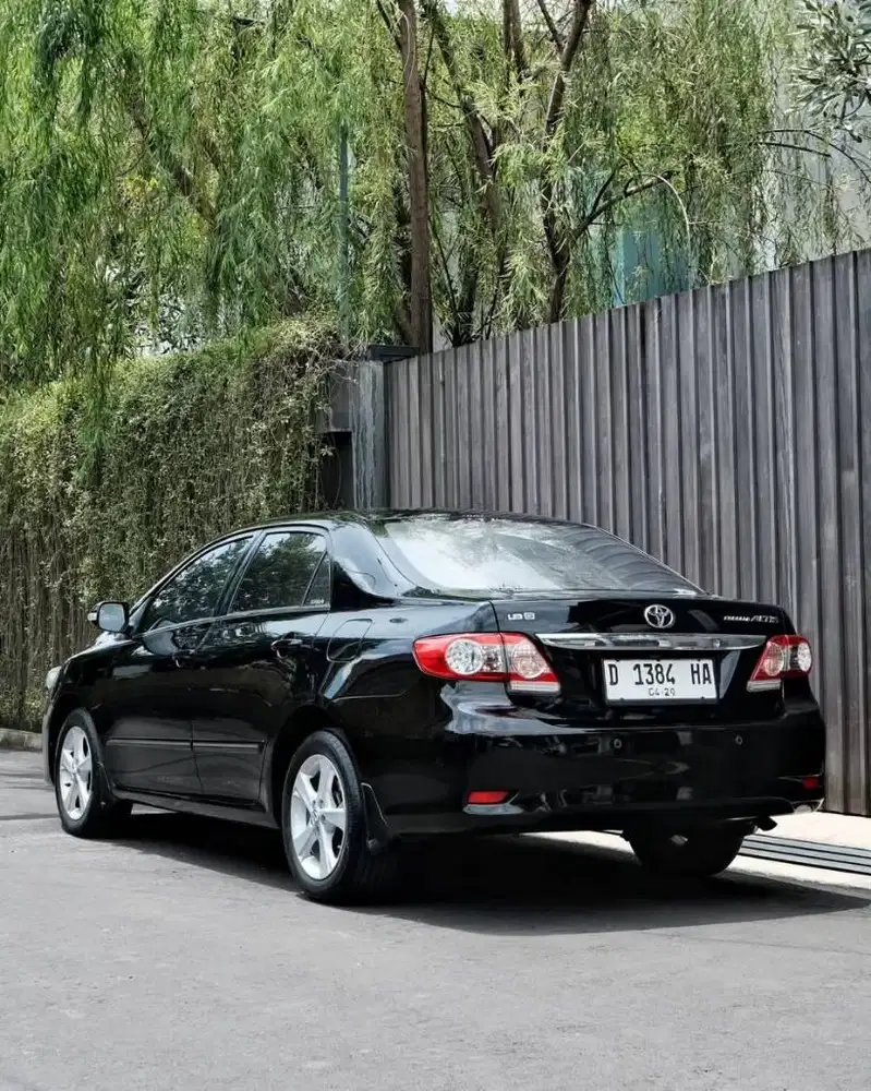 Toyota Corolla Altia 1.8 G AT CVT 2012 akhir hitam bandung 2013
