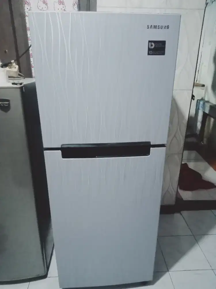 Kulkas 2 pintu Samsung inverter
