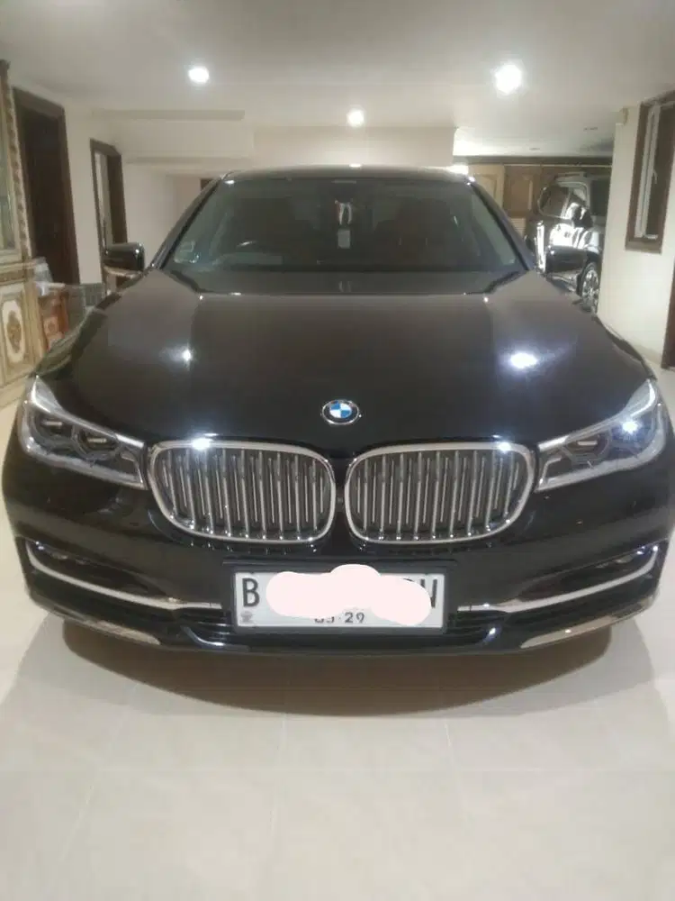 Dijual BMW 740 Li 2018 -  Kondisi Istimewa Low KM, Siap Pakai