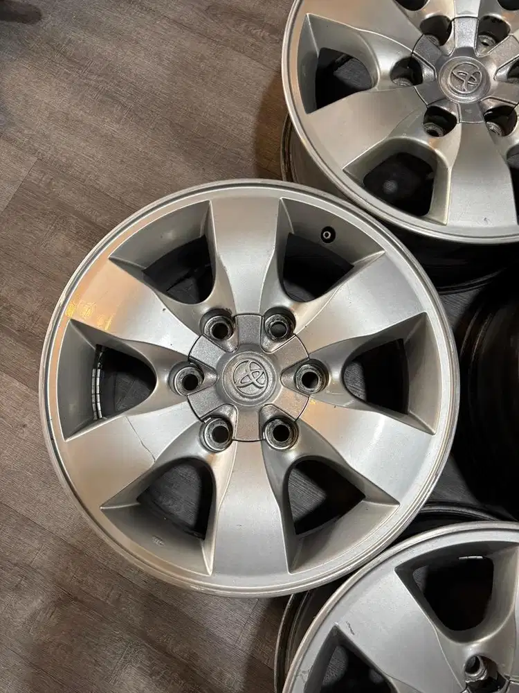 Velg oem fortuner r16 ada 4pc