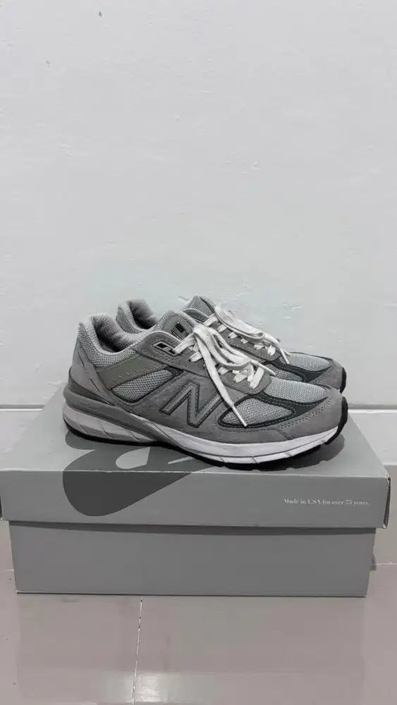 new balance 990 V5