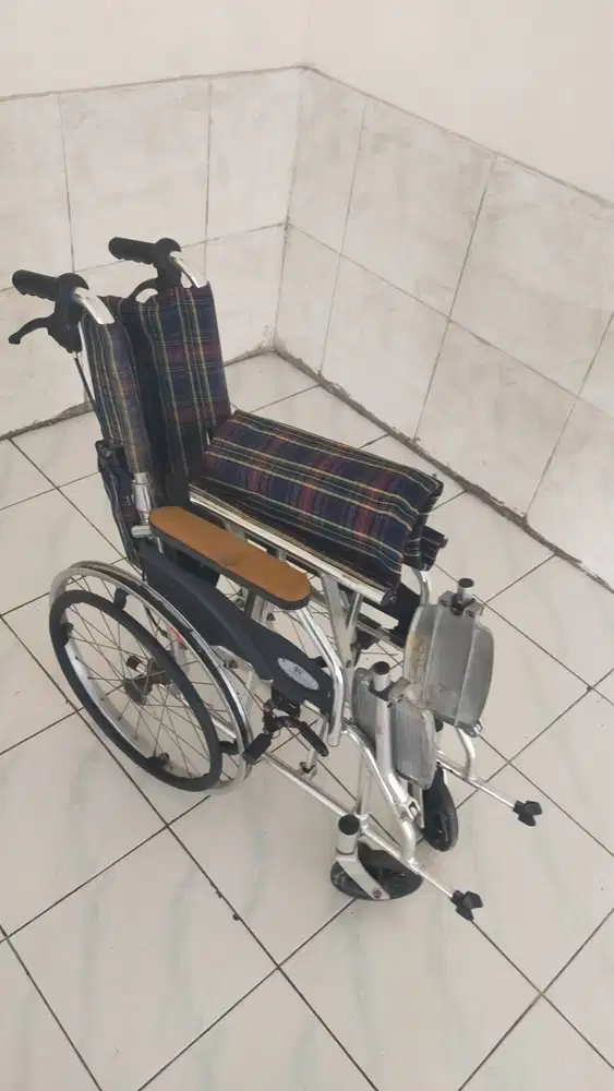 Kursi Roda medis