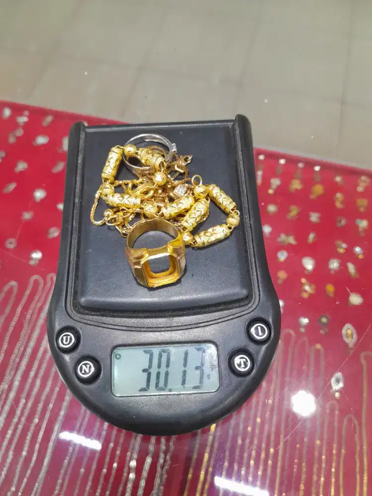 Terima jual beli emas dan berlian dengan harga tertinggi