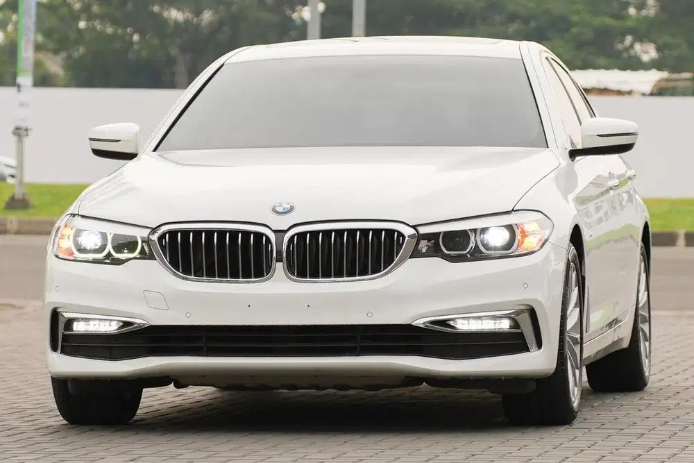 Full Spec Rata Kanan! BMW 530i Luxury 2017 White e250 c250 x1 520i
