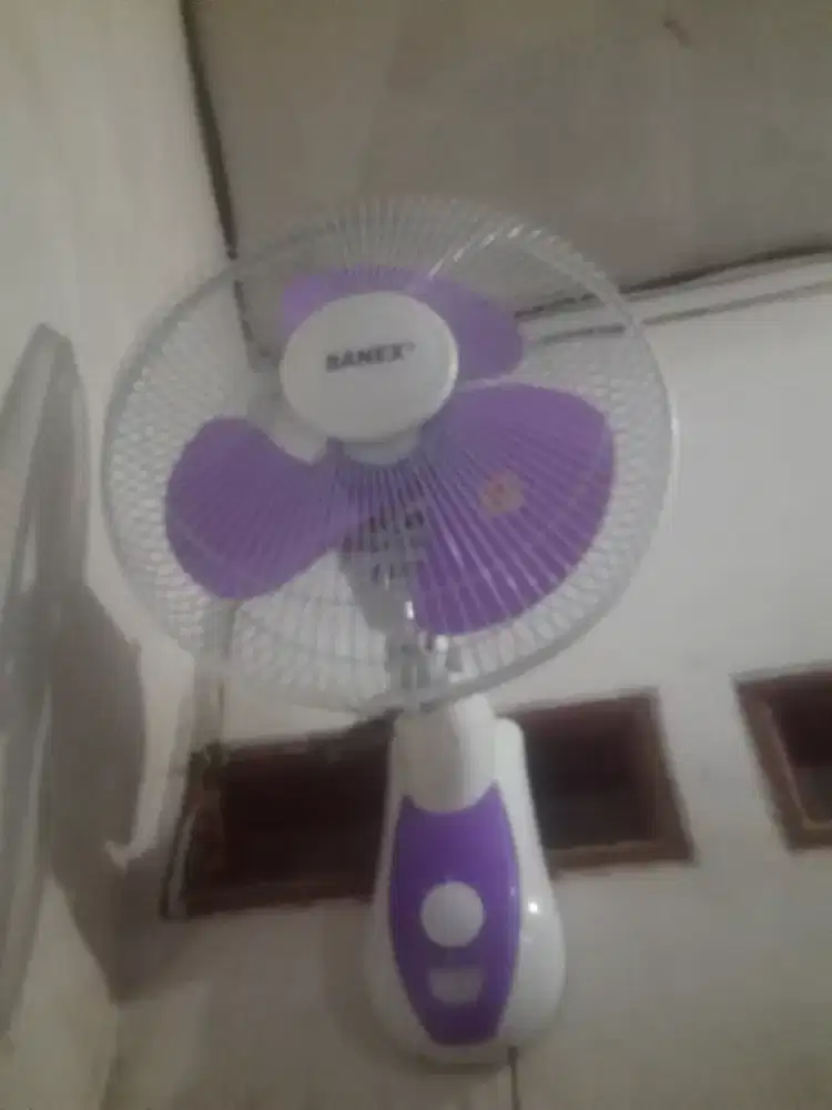 Kipas angin dinding 12 inch sanex normal siap pakai nego tipis