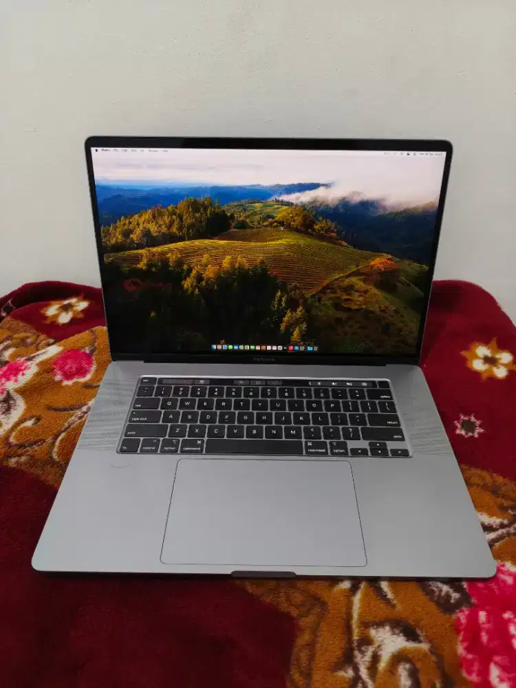 Macbook pro 16 inch 2019 i9 32gb/512gb