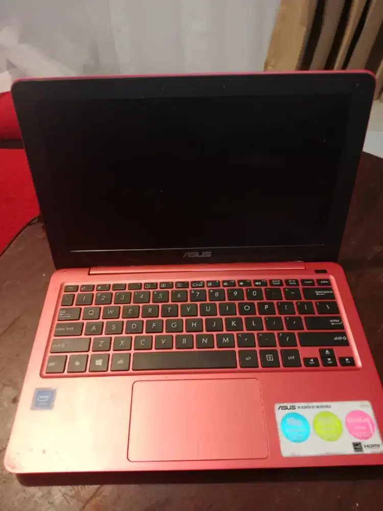 Asus e202s mati