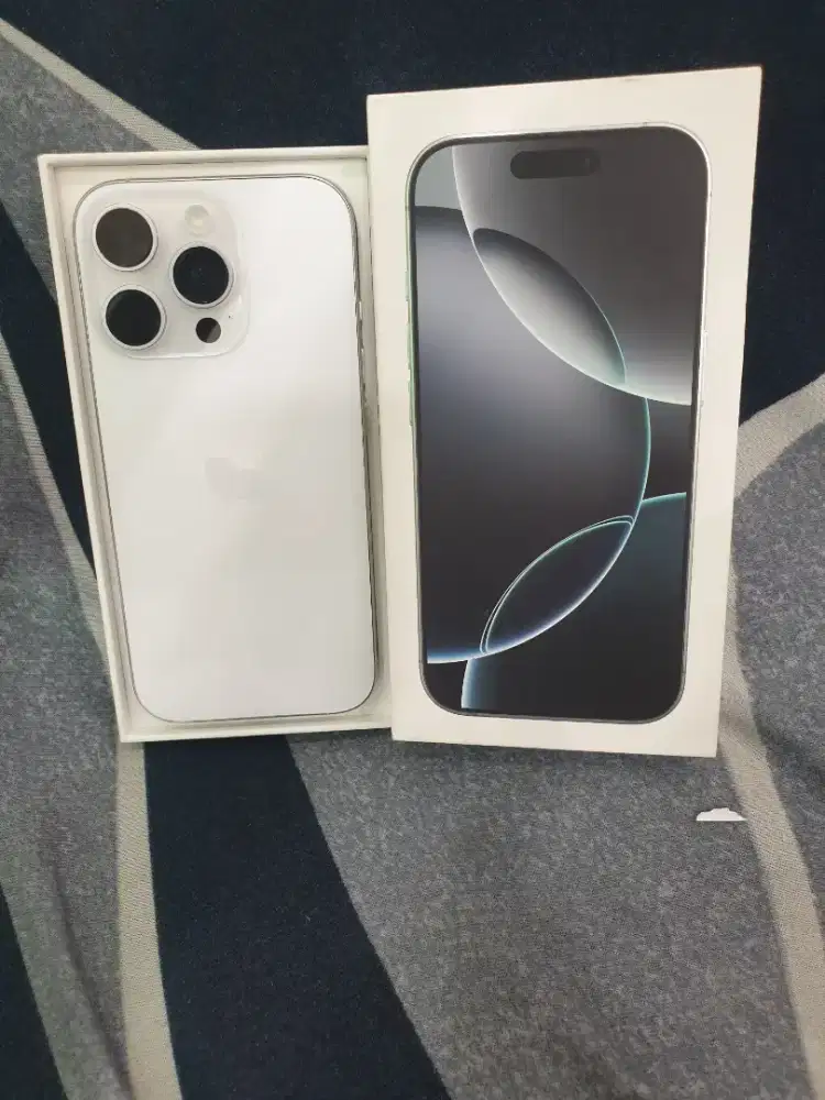 IPHONE 16 PRO 128 WITHE TITANIUM LIKE NEW