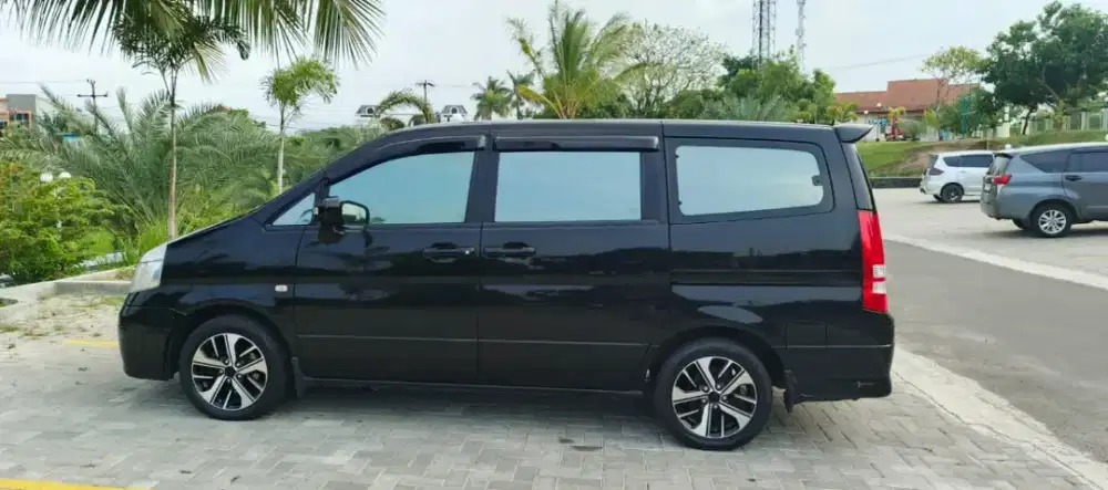 DI JUAL MOBIL SERENA