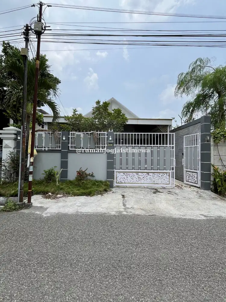 Rumah Luas di Timoho Dekat RS Happy Land Baciro Halaman Luas
