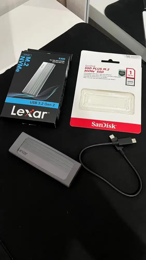 SSD Sandisk NVME 1TB 3200Mb/s + Lexar Enclosure